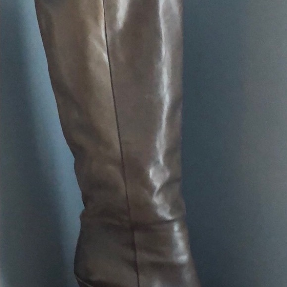 Gucci knee high leather boots - Picture 2 of 8